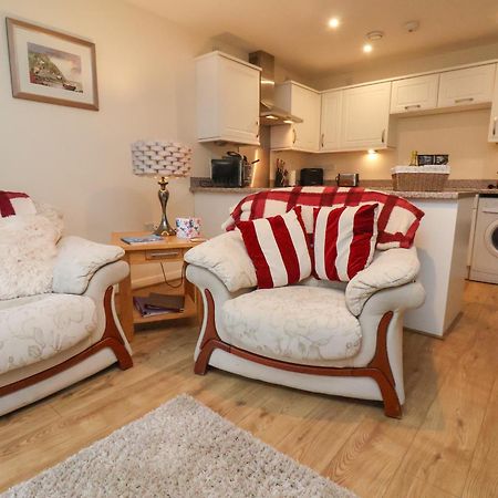 Apartamento Cadliam Whitby Exterior foto