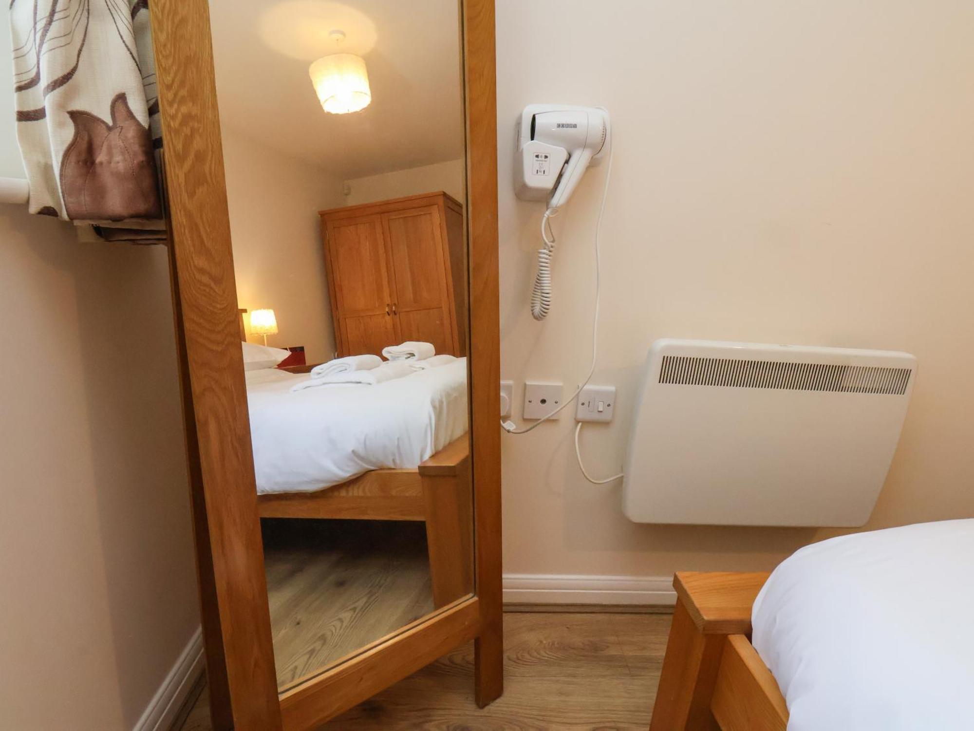Apartamento Cadliam Whitby Exterior foto