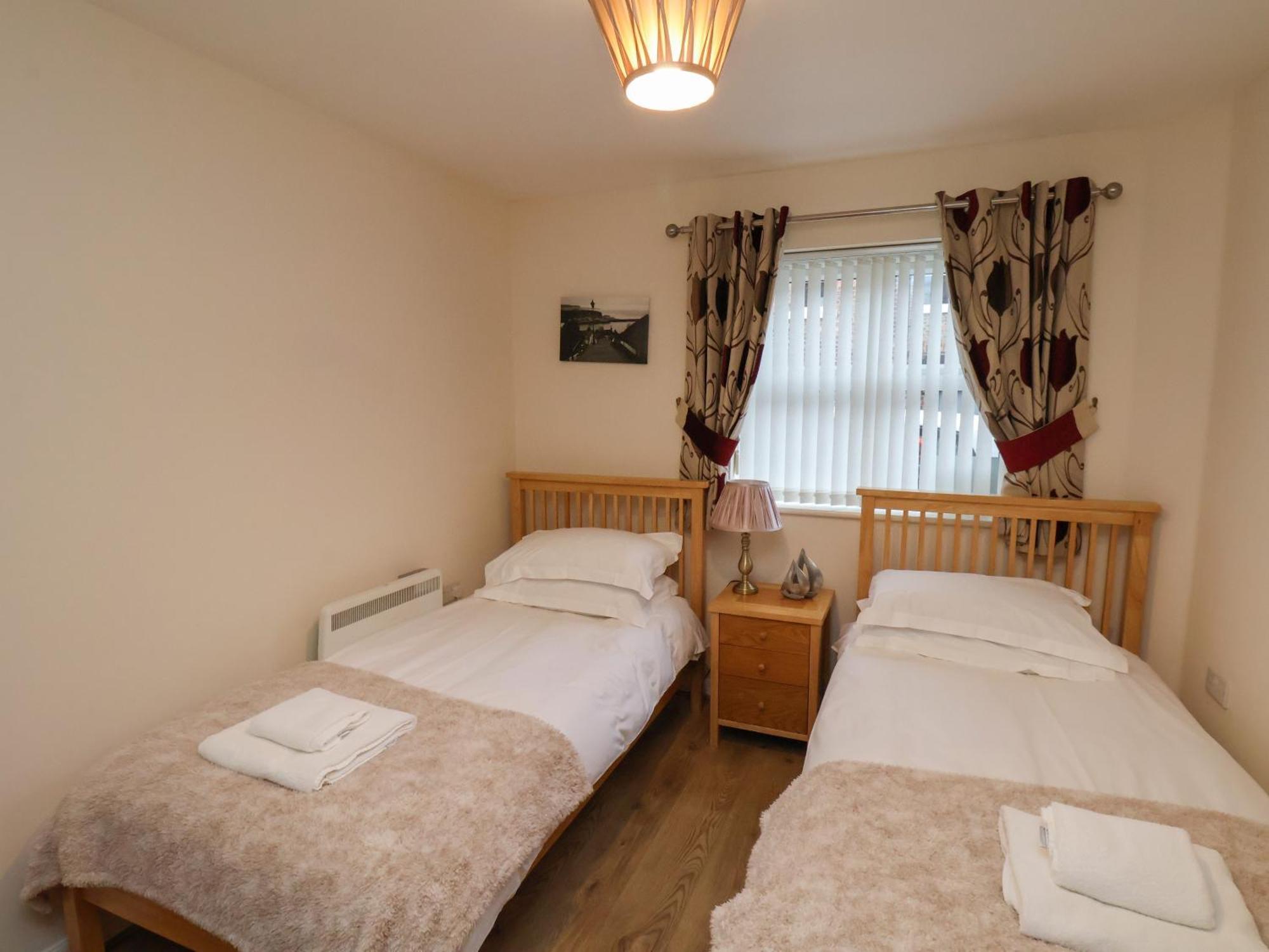 Apartamento Cadliam Whitby Exterior foto