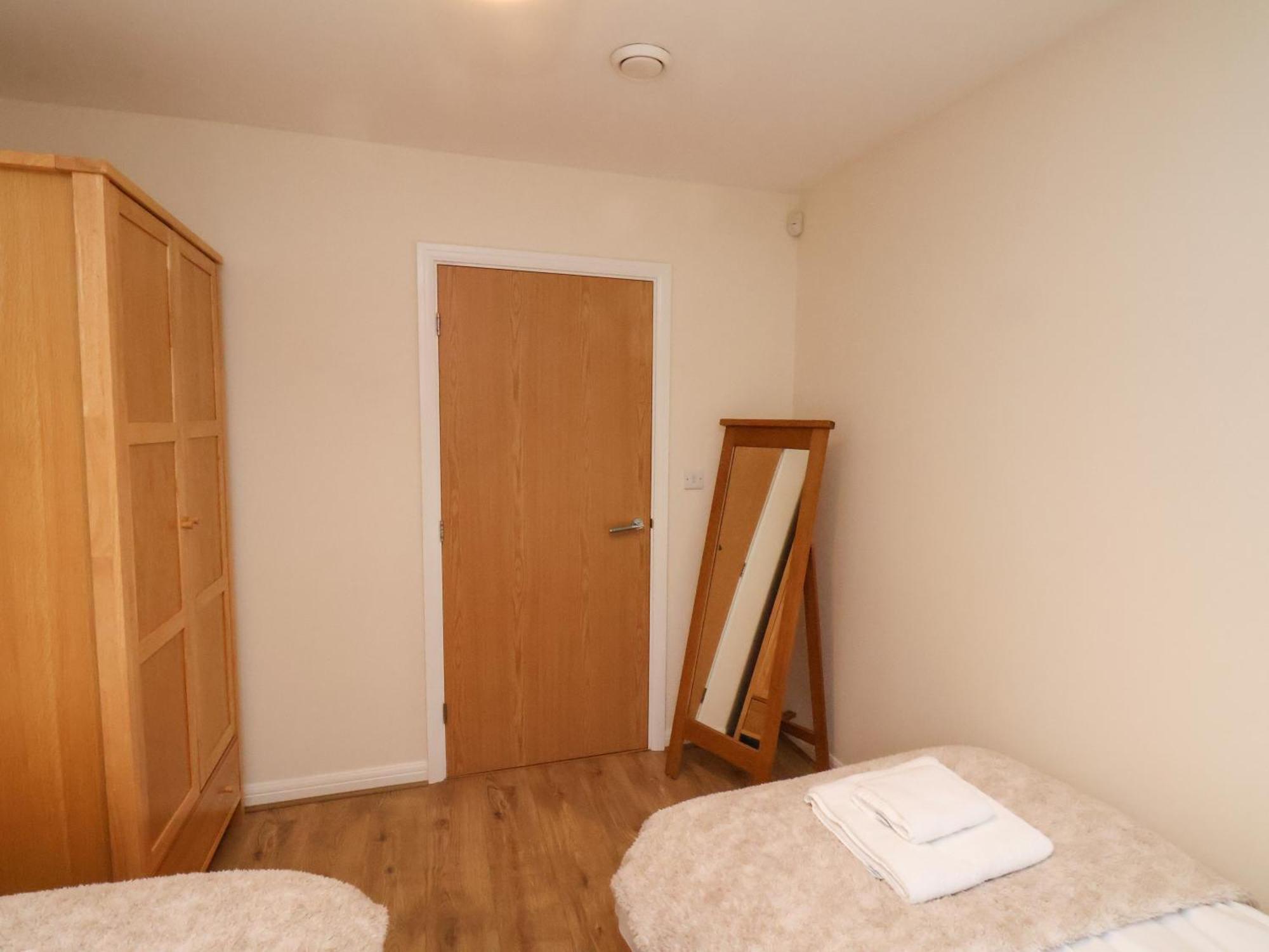 Apartamento Cadliam Whitby Exterior foto