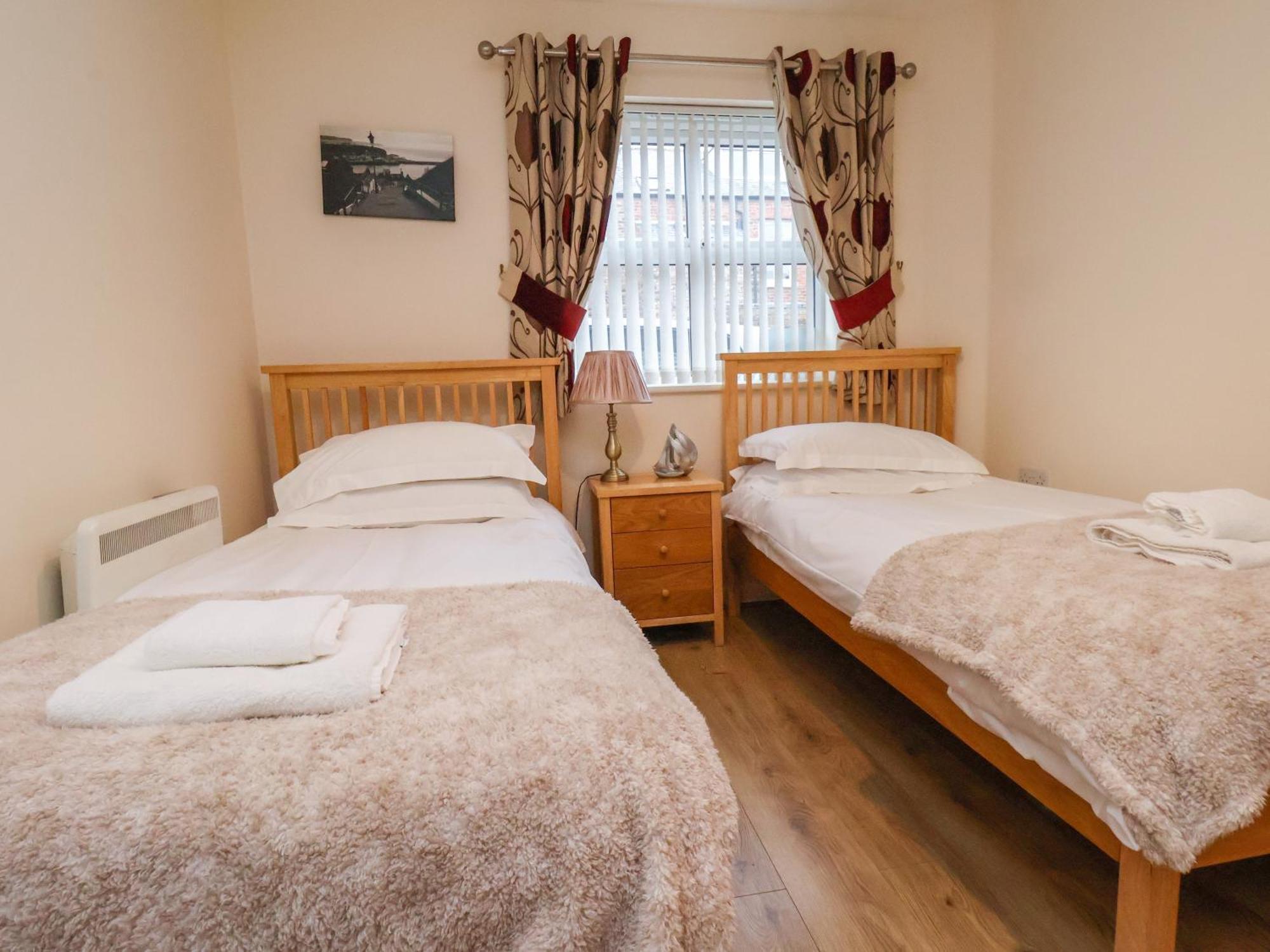 Apartamento Cadliam Whitby Exterior foto